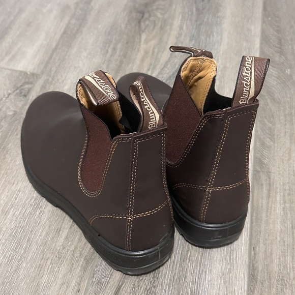[SOLD] Blundstone Boots in brown - Picture 3 of 4